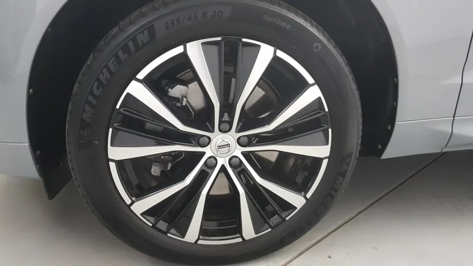 VOLVO XC60 XC60 B4 B Plus Dark aut