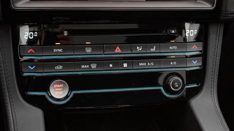 JAGUAR F-Pace F-Pace 2.0 i4D AWD Prestige aut