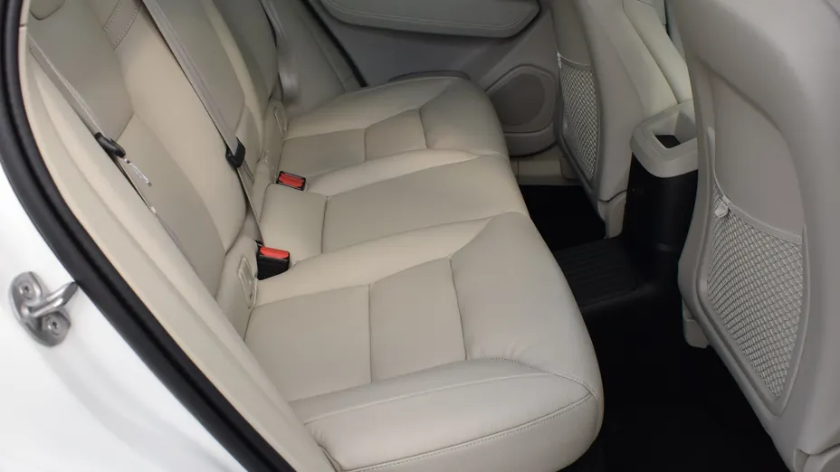 VOLVO XC60 XC60 T6 Plug-In Hybrid AWD Plus Dark aut