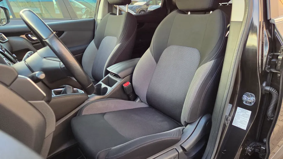 NISSAN Qashqai Qashqai 1.3 DIG-T N-Connecta