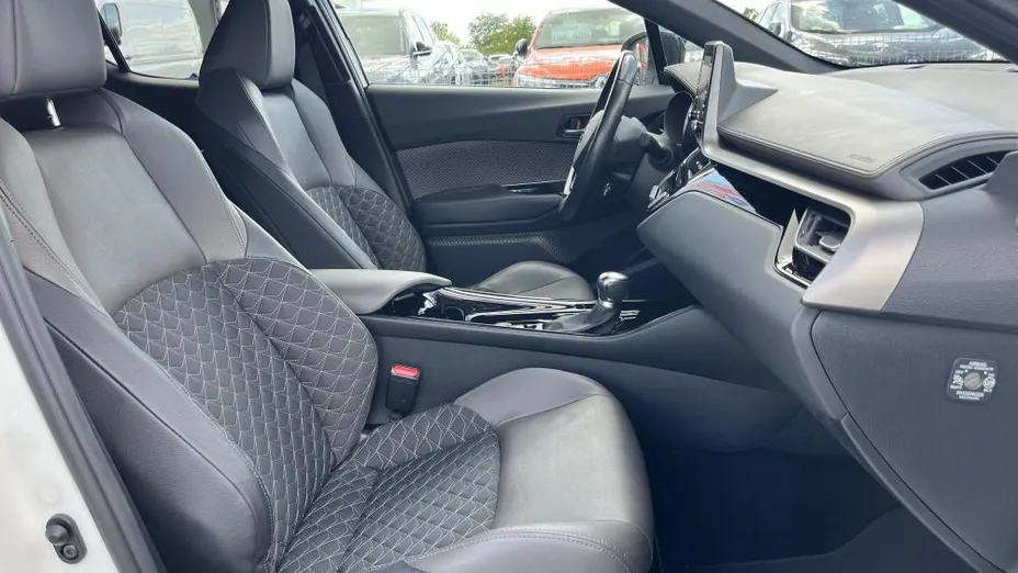 TOYOTA C-HR C-HR 2.0 Hybrid Executive