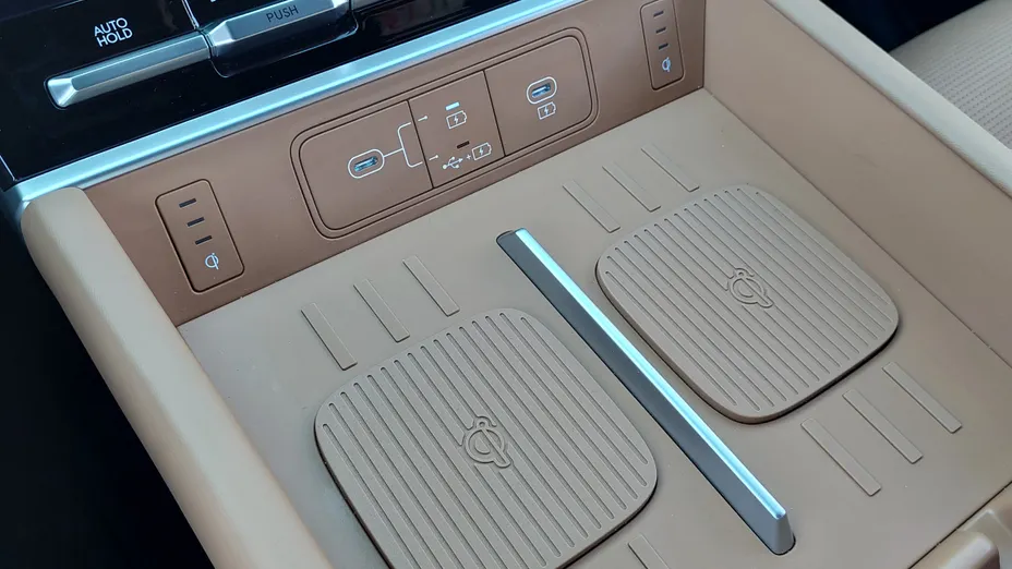 HYUNDAI Santa Fe Santa Fe 1.6 T-GDI HEV Platinum 4WD aut 7os. Nowy