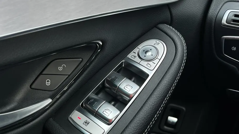 MERCEDES-BENZ C Klasa C 220 d 4MATIC 9G-TRONIC