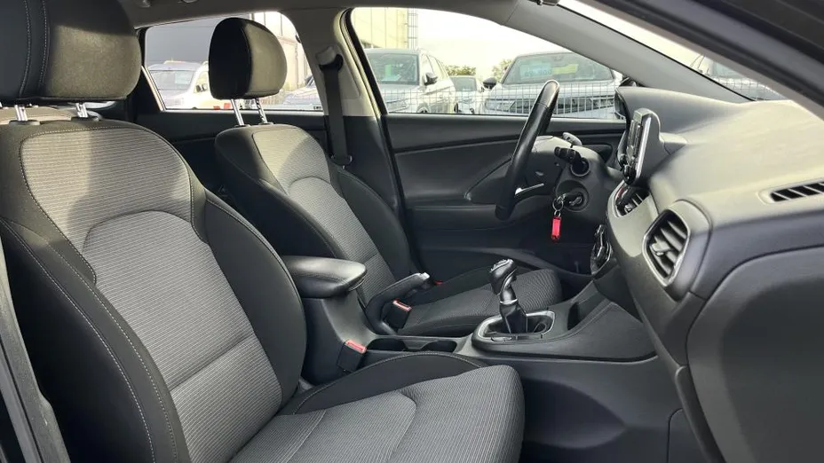 HYUNDAI i30 i30 1.5 DPI Classic +