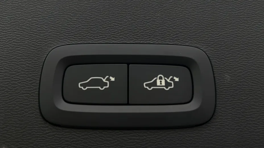 VOLVO XC40 XC40 B3 Plus Dark aut