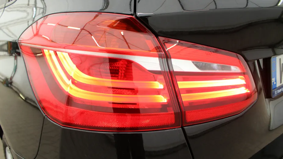 BMW Seria 2 218d Advantage aut