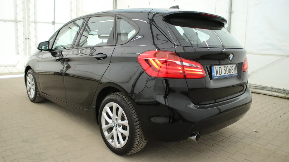 BMW Seria 2 218d Advantage aut