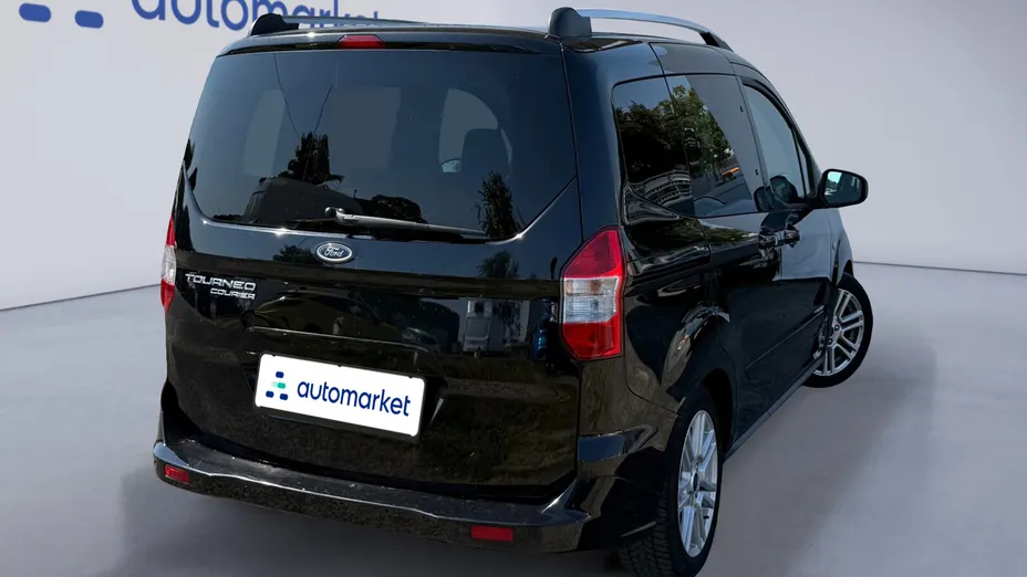 FORD Tourneo Courier Tourneo Courier 1.5 TDCi Titanium