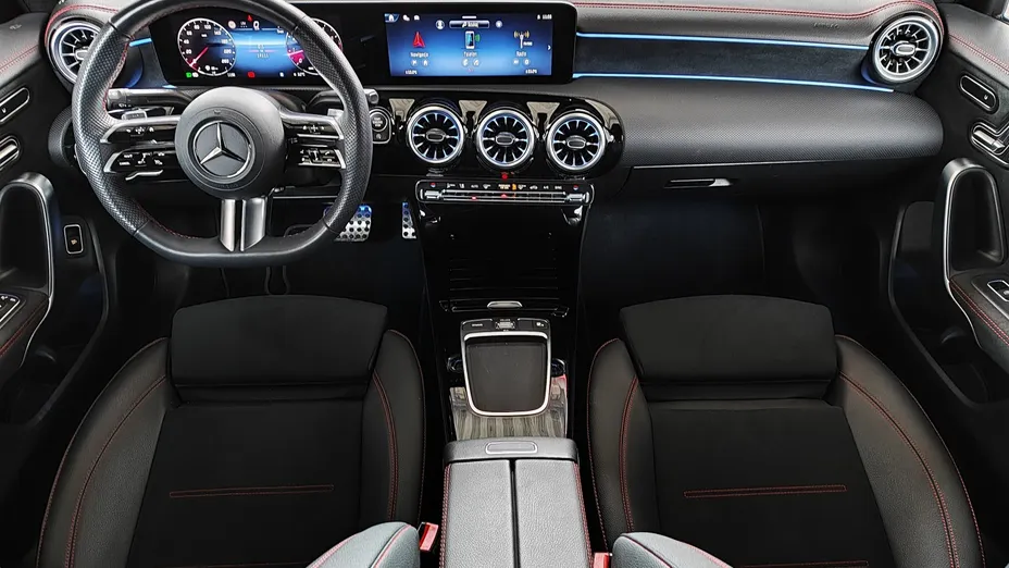 MERCEDES-BENZ CLA CLA 200 AMG Line 7G-DCT