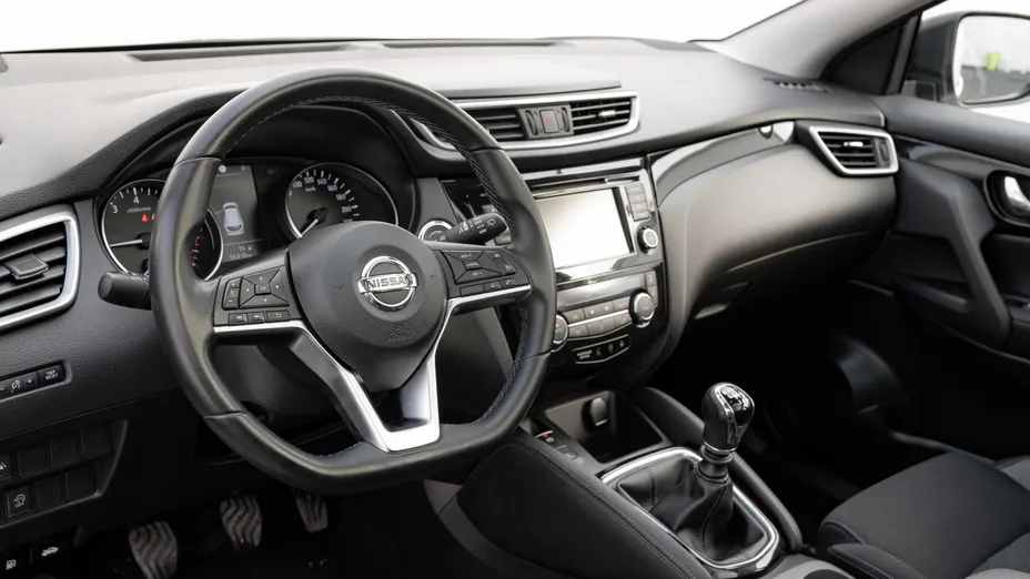 NISSAN Qashqai Qashqai 1.3 DIG-T N-Connecta