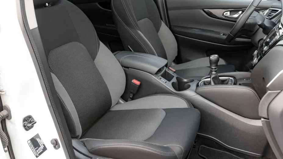 NISSAN Qashqai Qashqai 1.3 DIG-T N-Connecta