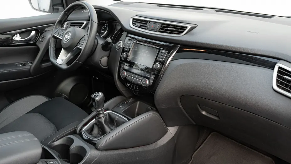 NISSAN Qashqai Qashqai 1.3 DIG-T N-Connecta