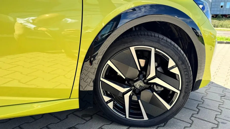 PEUGEOT 208 208 1.2 mHEV GT