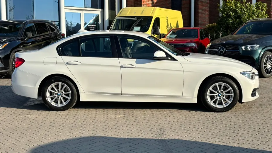 BMW Seria 3 318i GPF Advantage aut
