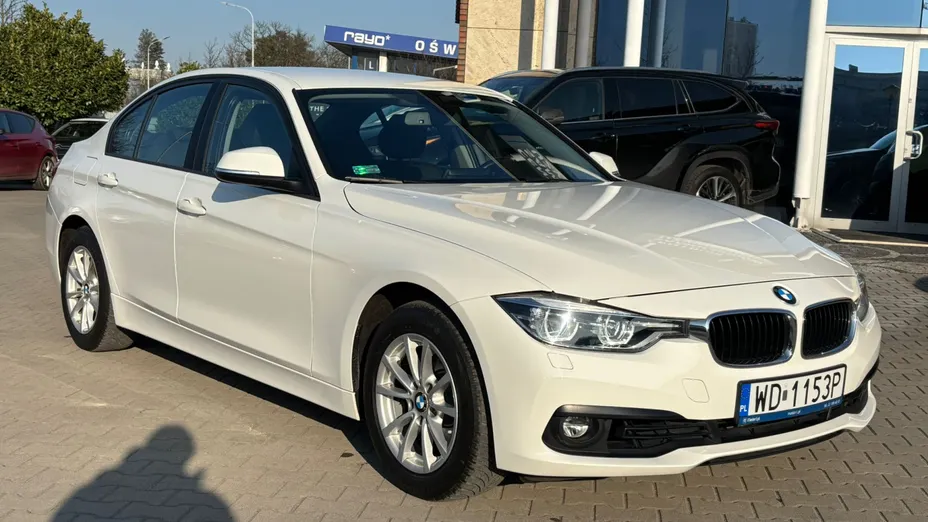 BMW Seria 3 318i GPF Advantage aut