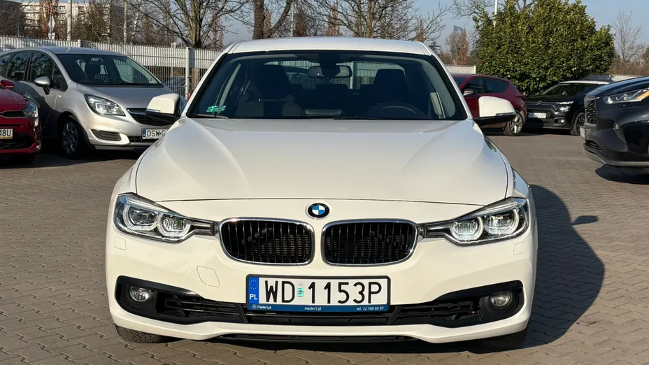 BMW Seria 3 318i GPF Advantage aut