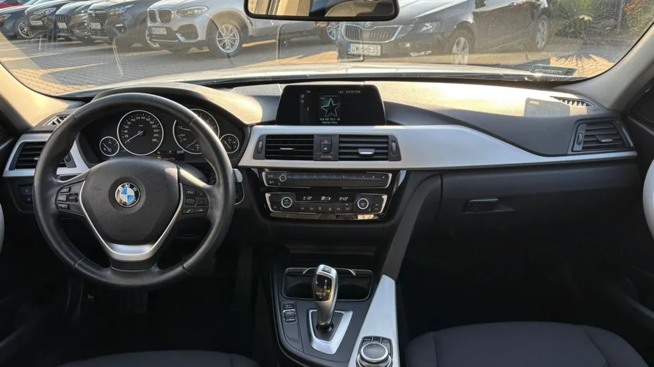 BMW Seria 3 318i GPF Advantage aut