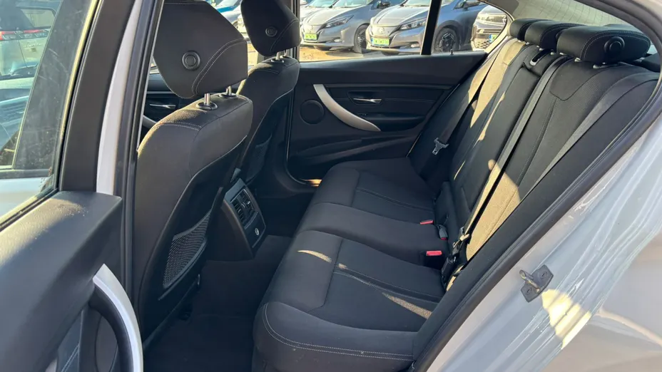 BMW Seria 3 318i GPF Advantage aut