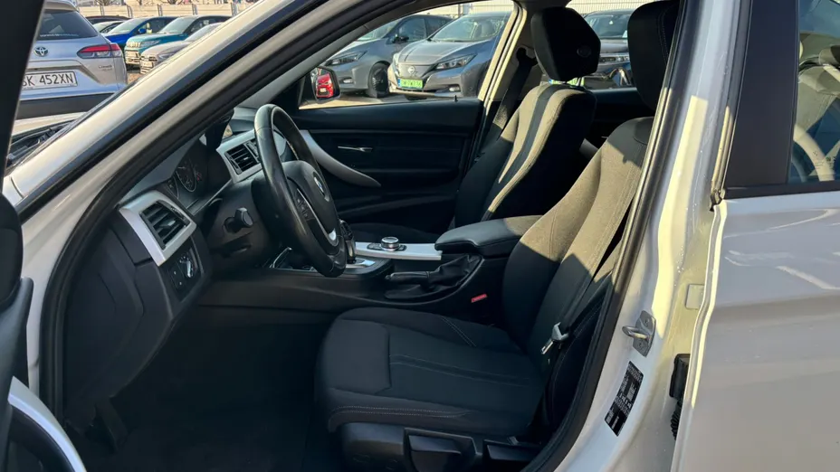 BMW Seria 3 318i GPF Advantage aut