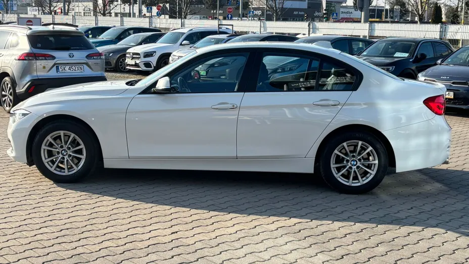 BMW Seria 3 318i GPF Advantage aut