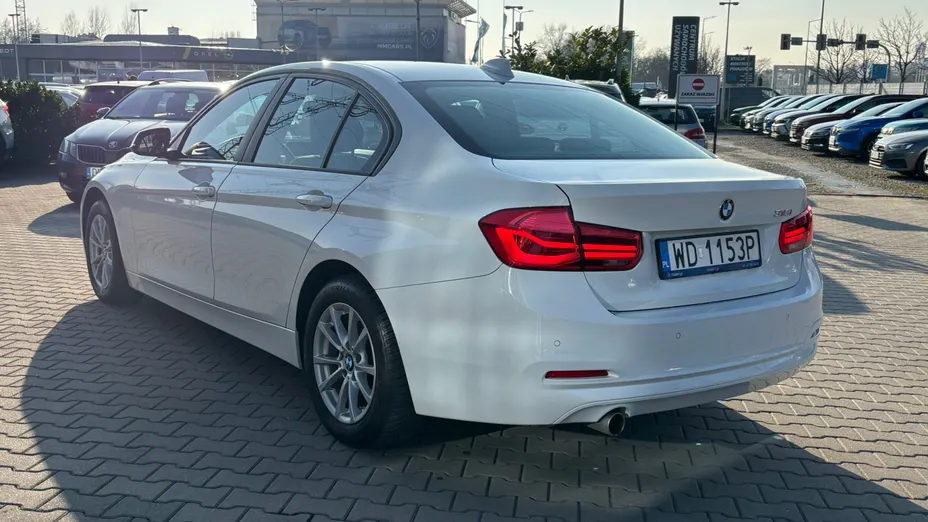 BMW Seria 3 318i GPF Advantage aut