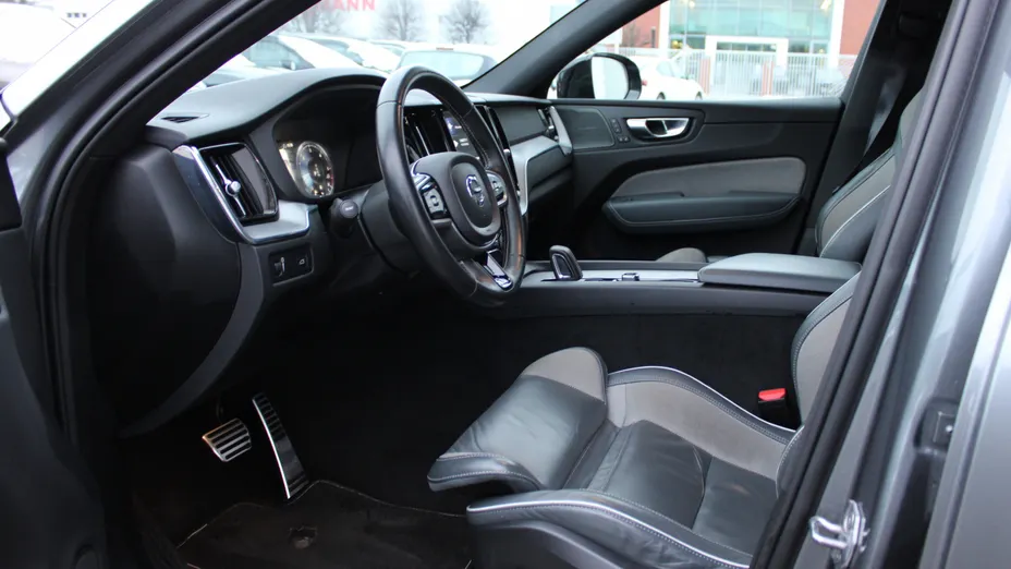 VOLVO XC60 XC60 B5 D AWD R-Design aut