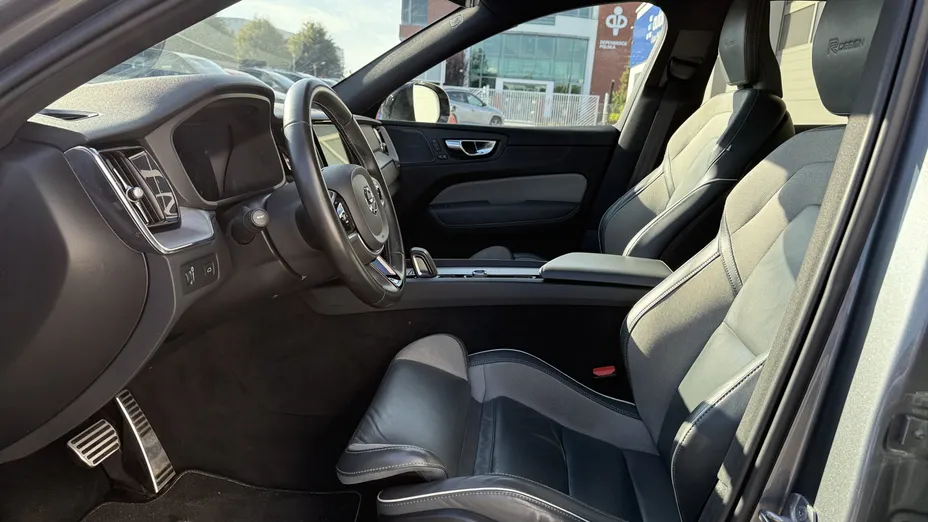 VOLVO XC60 XC60 B5 D AWD R-Design aut