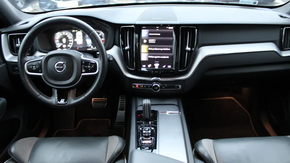 VOLVO XC60 XC60 B5 D AWD R-Design aut