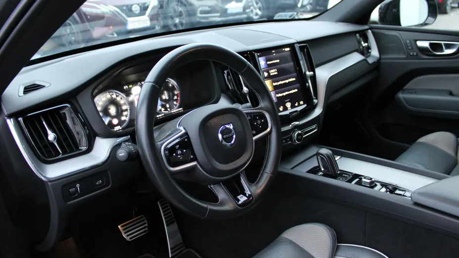 VOLVO XC60 XC60 B5 D AWD R-Design aut