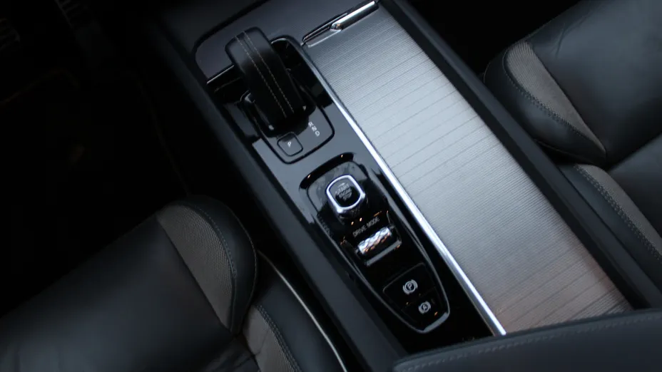 VOLVO XC60 XC60 B5 D AWD R-Design aut