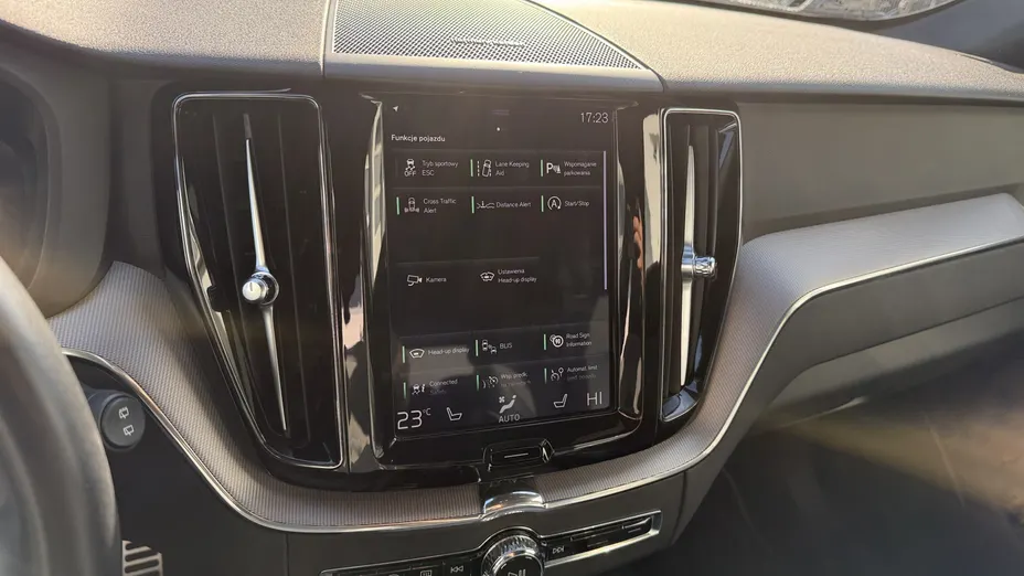 VOLVO XC60 XC60 B5 D AWD R-Design aut