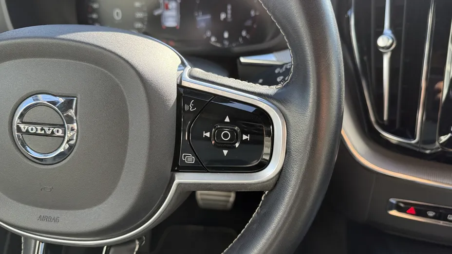 VOLVO XC60 XC60 B5 D AWD R-Design aut