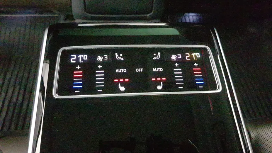AUDI A8 A8 L 60 TFSI mHEV Quattro Tiptr.