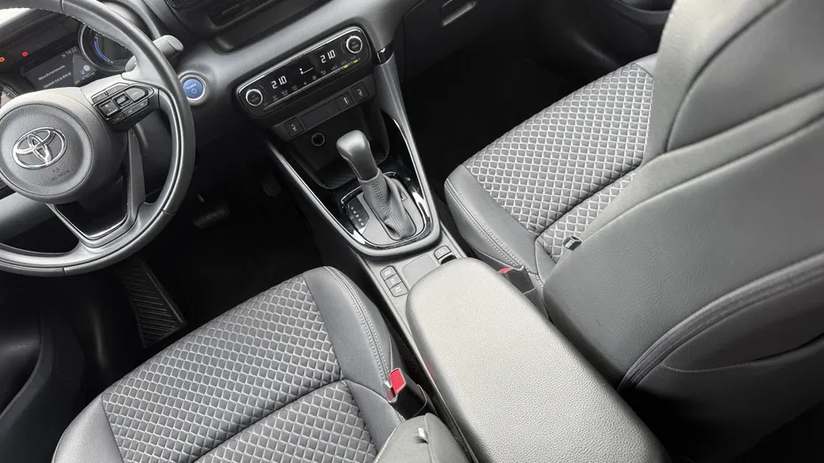 TOYOTA Yaris Yaris Hybrid 1.5 Selection Style