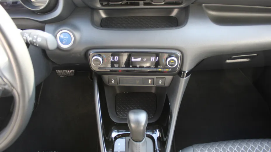 TOYOTA Yaris Yaris Hybrid 1.5 Selection Style