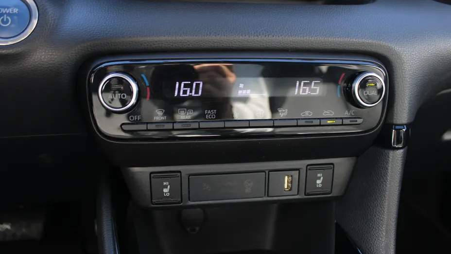 TOYOTA Yaris Yaris Hybrid 1.5 Selection Style