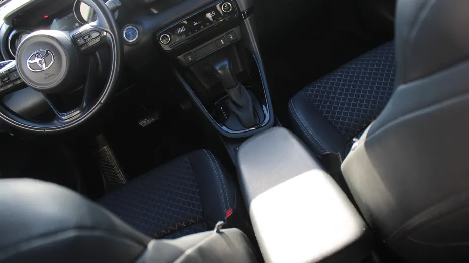 TOYOTA Yaris Yaris Hybrid 1.5 Selection Style