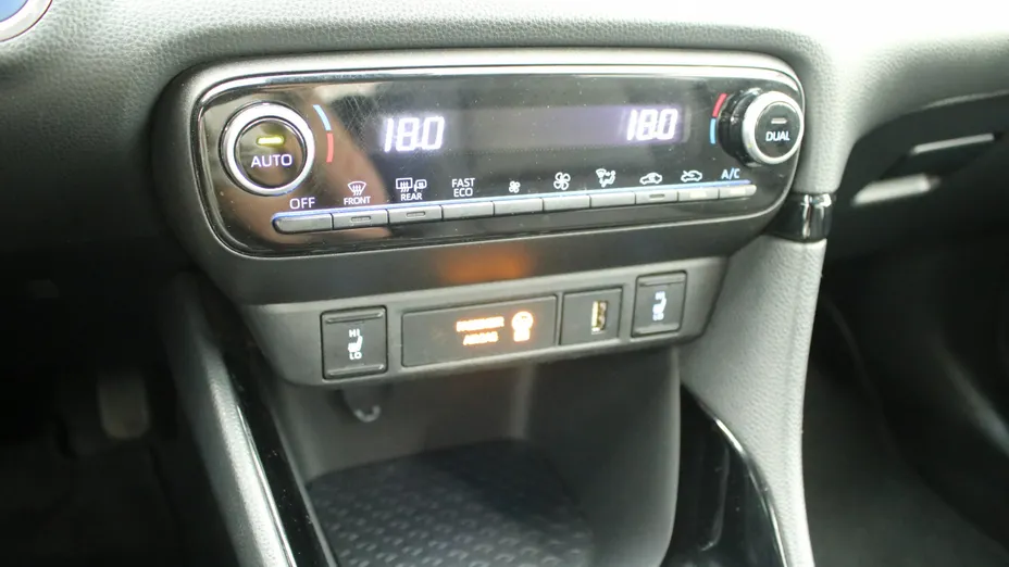 TOYOTA Yaris Yaris Hybrid 1.5 Selection Style