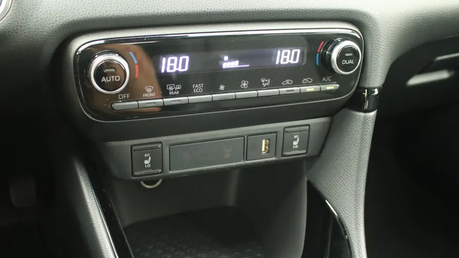 TOYOTA Yaris Yaris Hybrid 1.5 Selection Style