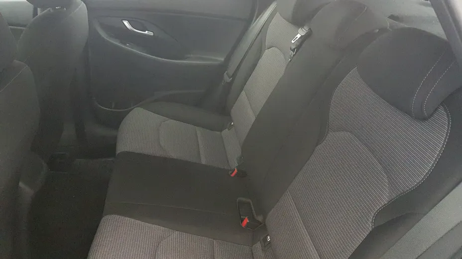 HYUNDAI i30 i30 1.5 DPI Classic +