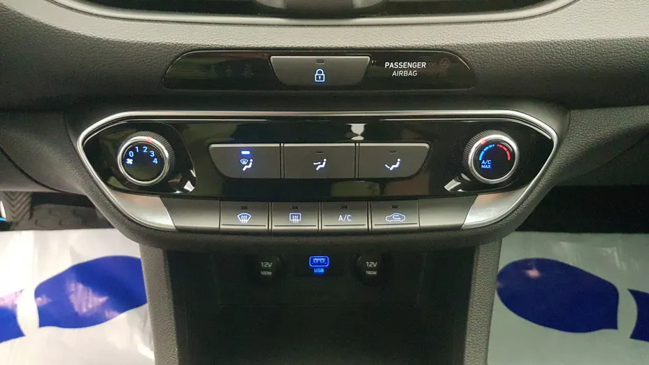 HYUNDAI i30 i30 1.5 DPI Classic +