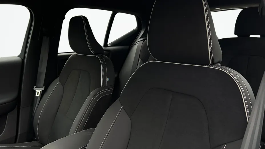 VOLVO XC40 XC40 B3 Plus Dark aut