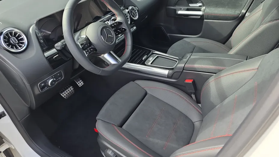 MERCEDES-BENZ GLA GLA 200 AMG Line Nowy