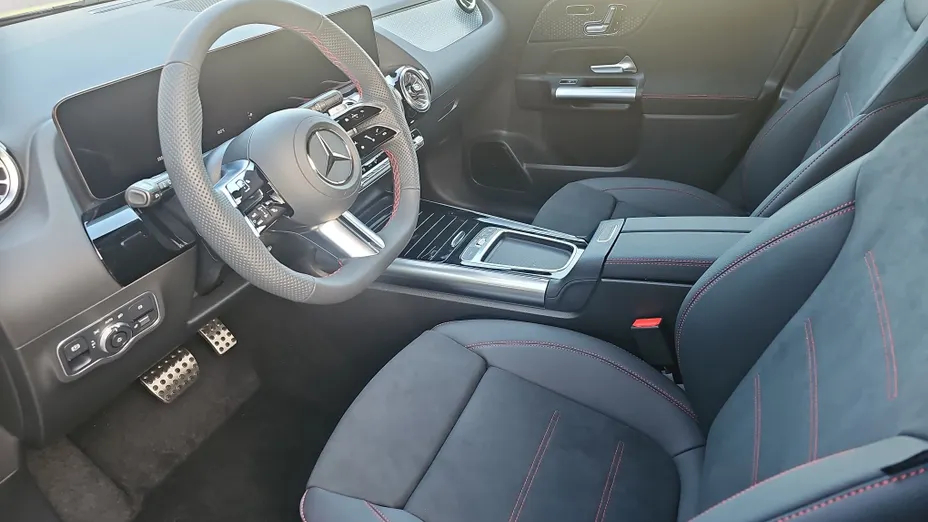 MERCEDES-BENZ GLA GLA 200 AMG Line Nowy