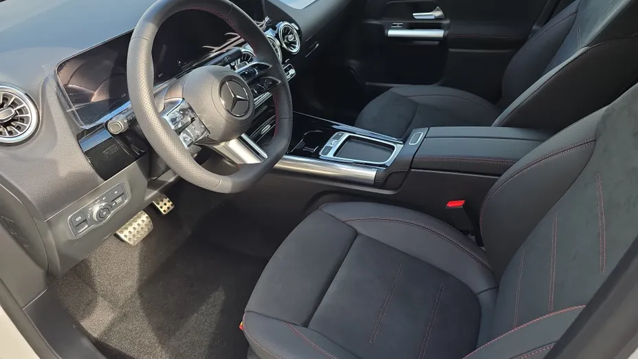 MERCEDES-BENZ GLA GLA 200 AMG Line Nowy