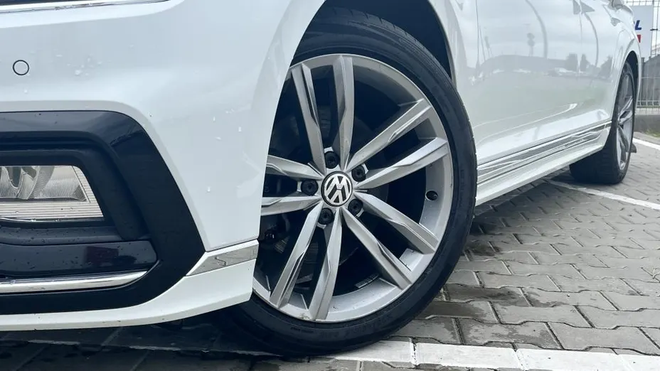 VOLKSWAGEN Passat Passat 2.0 TDI 4Mot. R-Line Edition DSG