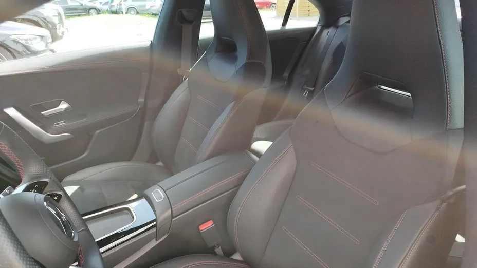 MERCEDES-BENZ CLA CLA 200 AMG Line 7G-DCT