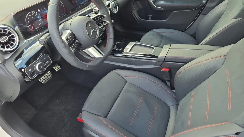 MERCEDES-BENZ CLA CLA 200 mHEV AMG Line 7G-DCT Nowy