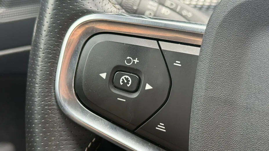 VOLVO XC40 XC40 T3 R-Design aut