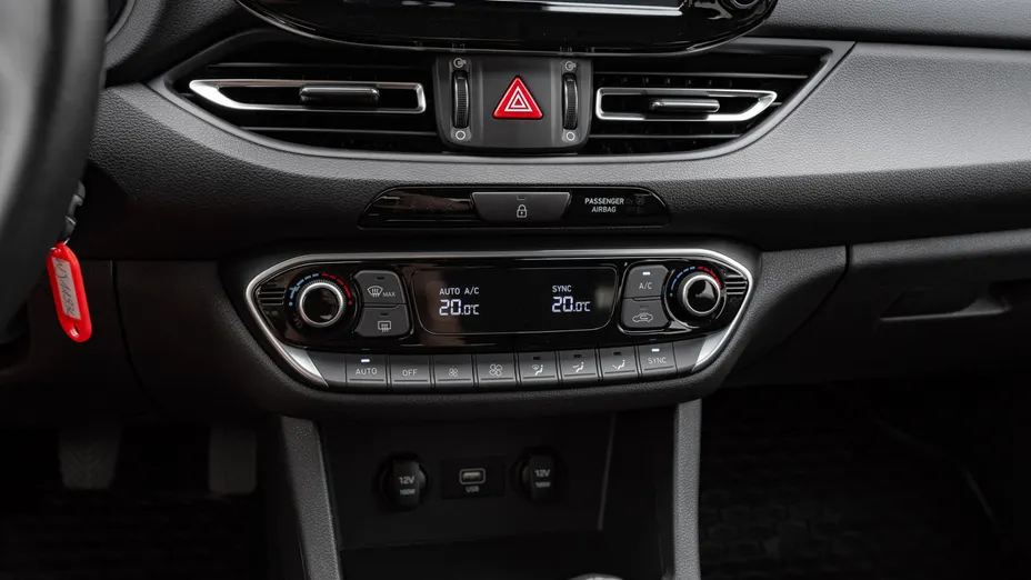 HYUNDAI i30 i30 1.5 DPI Smart